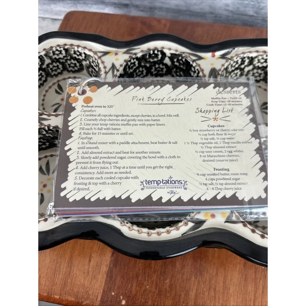 NEW Temp-tations By Tara Black/Brown Floral Lace 6Cup Muffin Pan w Wire Carrier